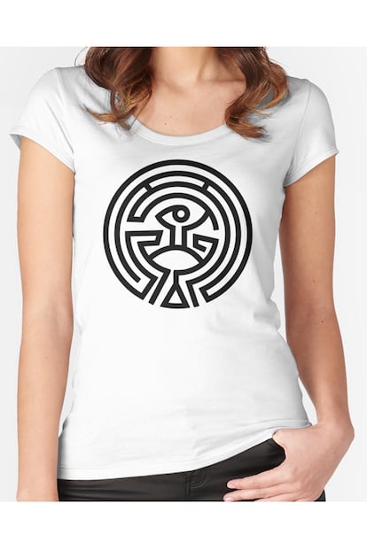 Acaba de terminar su primera temporada y sus grandes audiencias prometen un fuerte fenómeno fan. Si quieres ser de los primeros en presumir de pasión por Westworld, esta camiseta con el intrigante laberinto de la serie debería ser tuya (12 euros en Etsy).