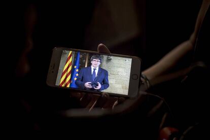 El presidente Carles Puigdemont durante su discurso en el Palau de la Generalitat en Barcelona.