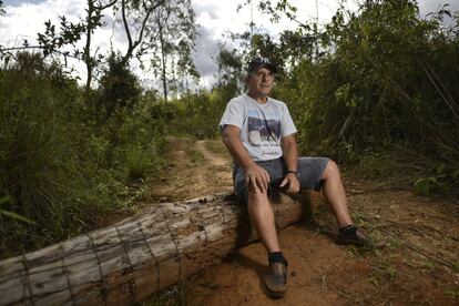 Antônio Quintão, 56, perdeu duas propriedades no vilarejo de Bento Rodrigues e hoje sonha com a nova casa que vai receber da Samarco na região de Lavoura. Atualmente os atingidos recebem um salário mensal por família, mais 20% para cada dependente e uma cesta básica.