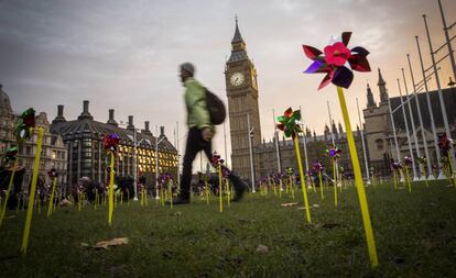 Campaña a favor de la inversión pública en la energía eólica, en Londres en 2016.
 