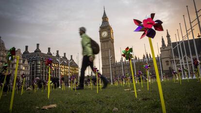 Campaña a favor de la inversión pública en la energía eólica, en Londres en 2016.