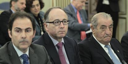 El presidente de Iberia, Javier Sánchez-Prieto; el CEO de IAG, Luis Gallego, y el propietario de Air Europa, Juan José Hidalgo.