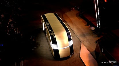 This Thursday, the Tesla Robovan was unveiled.