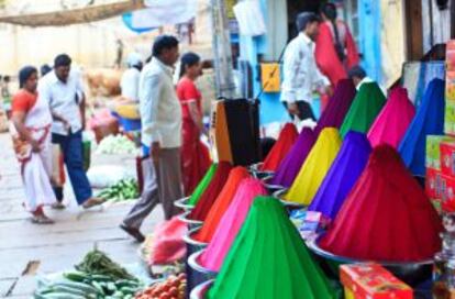 Montañas de especias en el mercado de Devaraja, en Mysore.