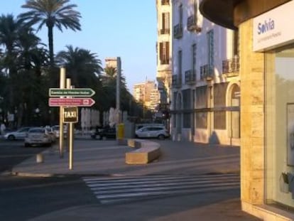 Primera agencia inmobiliaria de Solvia, situada en la avenida de Juan Bautista Lafora (Alicante).