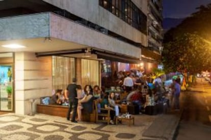 Ambiente no Bar do Lado no Leblon (Rio de Janeiro).