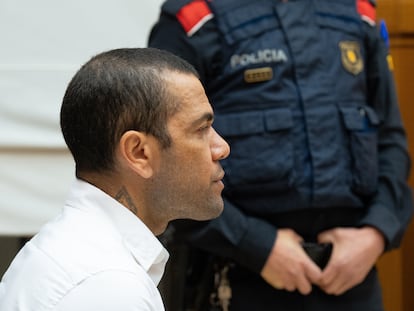 El exfutbolista Dani Alves durante el juicio en la Audiencia de Barcelona, el 5 de febrero.