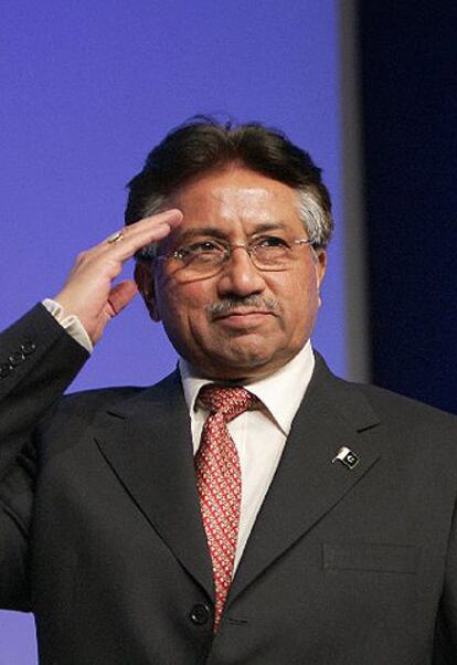 El presidente de Pakistán, Pervez Musharraf, ha agradecido en Davos a la comunidad internacional la ayuda que su país recibió tras el devastador terremoto que sufrió hace
casi cinco meses y que afectó a millones de personas del norte del país.