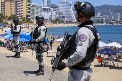 Elementos de la Guardia Nacional durante el operativo "Fuerza de Tarea Conjunta México" en Acapulco, Guerrero (México).