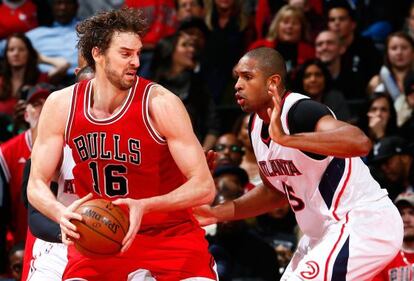 Horford defiende a Pau Gasol