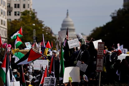 Thousands of people demonstrate in solidarity with the Palestinians, Saturday in Washington.