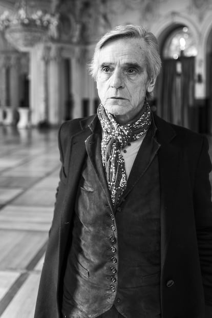 El actor Jeremy Irons, en 2023, fotografiado por Gérard-Philippe Mabillard en Lausanne (Suiza).