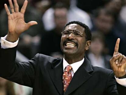 Sam Mitchell, durante un partido Toronto-Filadelfia.
