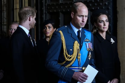 Los príncipes de Gales y los duques de Sussex el 14 de septiembre de 2022, tras el fallecimiento de la reina Isabel II.