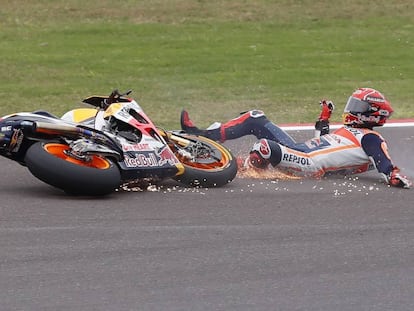 Caída de Marc Márquez en la carrera del GP de Argentina.