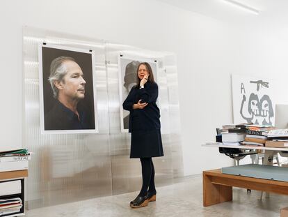 La diseñadora Irma Bloom posa en exclusiva para ICON Design en su estudio de Ámsterdam.