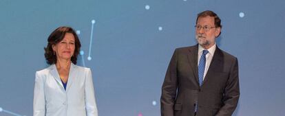 La presidenta de Banco Santander y Universia, Ana Botín, y el presidente del Gobierno, Mariano Rajoy.