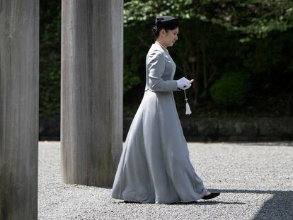 La princesa Aiko, en el Musashi Imperial Graveyard, el 25 de abril.