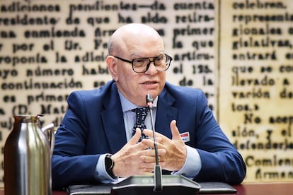 El director del Parador de Turismo de Teruel, Joaquín Gutiérrez López, este lunes en el Senado. 