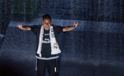 Keylor Navas, durante la celebraci&oacute;n de la Und&eacute;cima en el Bernab&eacute;u.