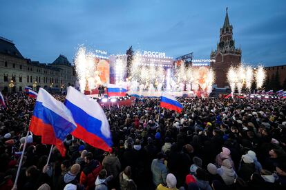 Ambiente durante el acto en la Plaza Roja de Moscú por el décimo aniversario de la anexión ilegal de Crimea, este lunes.