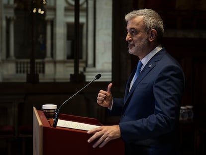 El alcalde de Barcelona, este jueves, en la rueda de prensa de presentación de los concejales y comisionados de su gobierno municipal.