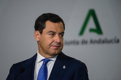 El presidente de la Junta de Andalucía, Juan Manuel Moreno, en el palacio de San Telmo el 6 de octubre.