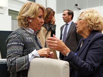 Aguirre y Carmena, en un pleno el pasado septiembre.
