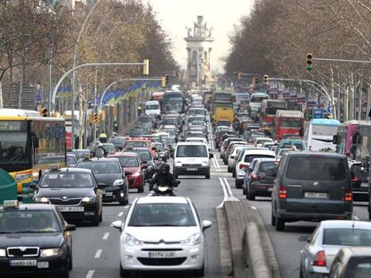 Cues de trànsit en els accessos a Barcelona.