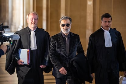 Abderrahmane Ouatiki, who was the hotel receptionist at the time of the robbery, upon his arrival on April 28 to the Court of Paris