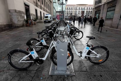 Bicicletas en uno de los estacionamientos de BiciMaD.