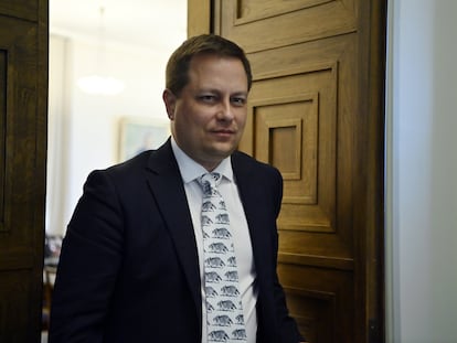 Vilhelm Junnila, el miércoles en el Parlamento finlandés tras superar la moción de censura.