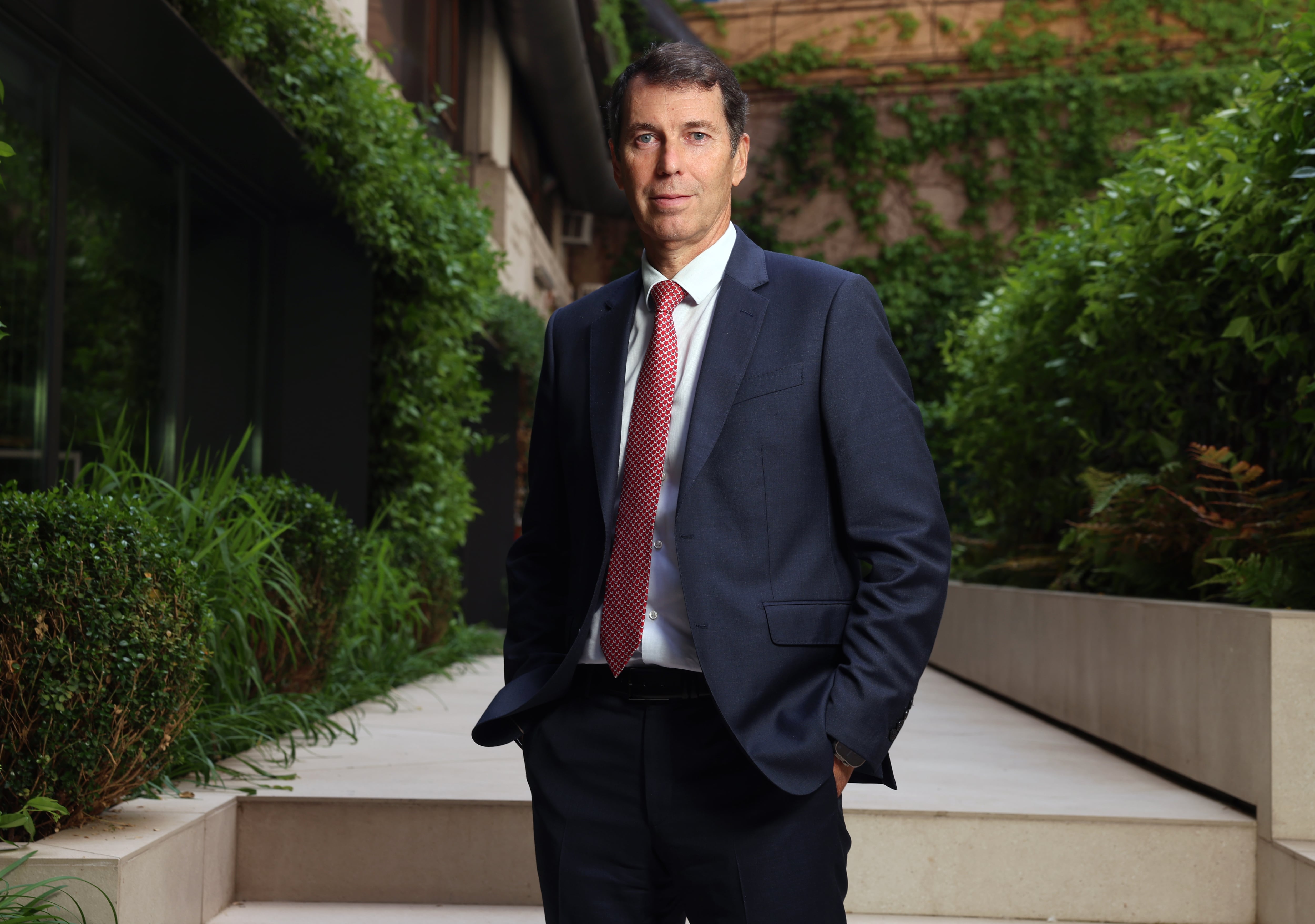 Azora levanta tres fondos para invertir 3.600 millones en inmobiliario y renovables