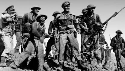 Un fotograma de 'Las ratas del desierto', de Robert Wise, con Richard Burton (centro)
