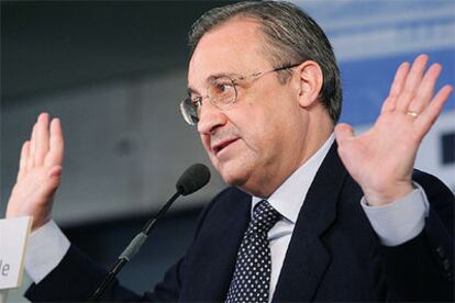 El presidente del Madrid, Florentino Pérez, durante la rueda de prensa en la Ciudad del Fútbol de Las Rozas.