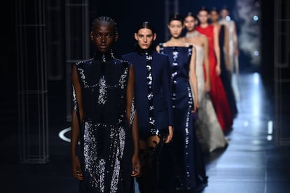 Desfile de Fendi, celebrado este jueves en París. 