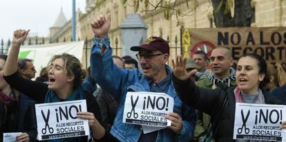 Protesta esta ma&ntilde;ana frente al Parlamento.