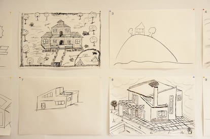 Las distintas obras componen una serie de miradas críticas sobre la capital cántabra, resultado de un taller de dos semanas en el que el urbanista Garaicoa guió las propuestas de los jóvenes artistas.