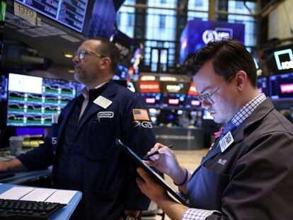 Operadores en la Bolsa de Nueva York.