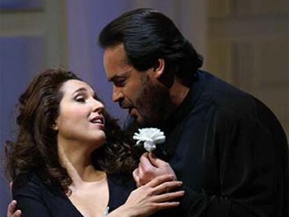 Norah Amsellem y José Bros, en 'La Traviata'.