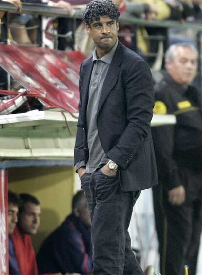 Frank Rijkaard, con cara de circunstancias en Vila-real.