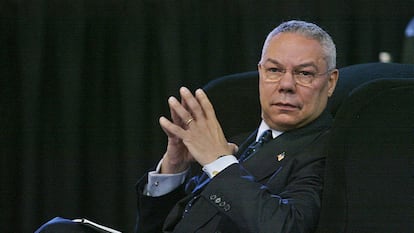 O secretário de Estado norte-americano, Colin Powell, durante a Conferência Mundial sobre o Desenvolvimento Sustentável em Johanesburgo, em setembro de 2002.