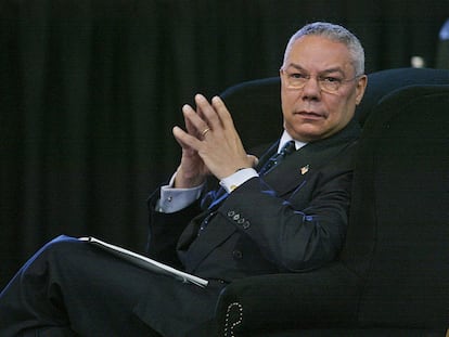 O secretário de Estado norte-americano, Colin Powell, durante a Conferência Mundial sobre o Desenvolvimento Sustentável em Johanesburgo, em setembro de 2002.