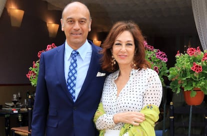 Juan Muñoz y Ana Rosa quintana, en la Feria de Abril de Sevilla, en una imagen de archivo.