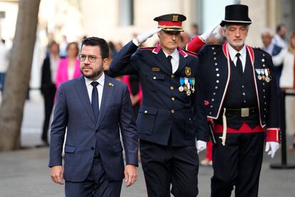 El presidente de la Generalitat, Pere Aragonès, durante la tradicional ofrenda floral en el monumento a Rafael Casanovas con motivo de la Diada del 11 de septiembre de este año.