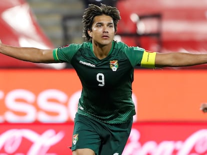 O jogador Marcelo Moreno, da Bolívia, depois de marcar um gol contra o Chile nas eliminatórias da Copa do Mundo.