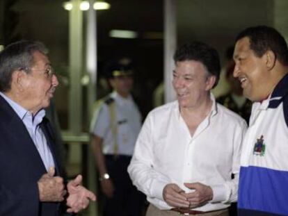 Raul Castro, Juan Manuel Santos y Hugo Chávez reunidos en La Habana
