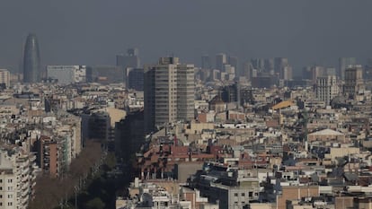 Contaminació sobre Barcelona tres mesos abans de l'estat d'alarma.