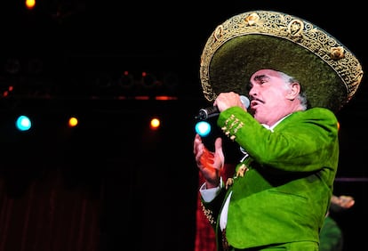 Vicente Fernández, durante un concierto en Miami en 2010.