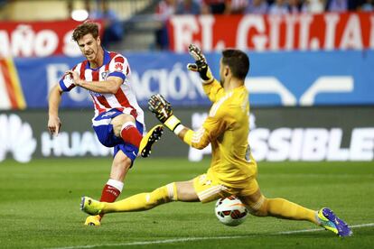 Ansaldi dispara a puerta ante Sergio, guardameta del Celta.